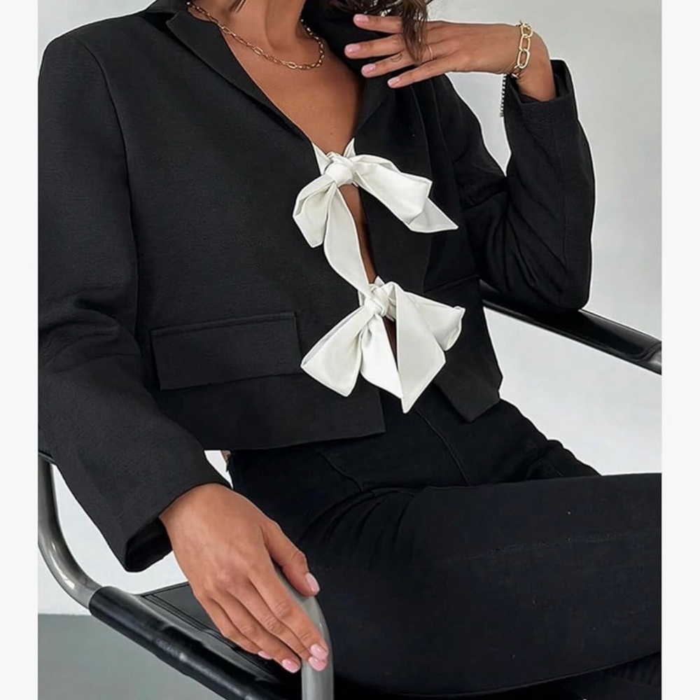 Floerns - Black Jacket with White Bows - Picture 4 of 5